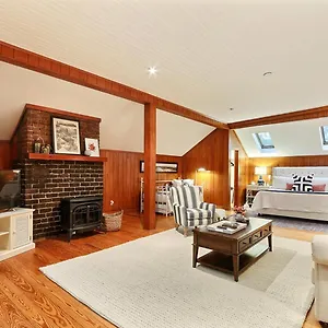  Apartment Captain's Quarters On Lafayette United States
